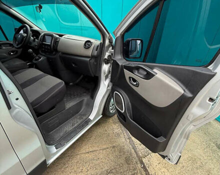 Серый Рено Трафик, объемом двигателя 1.6 л и пробегом 260 тыс. км за 18900 $, фото 11 на Automoto.ua