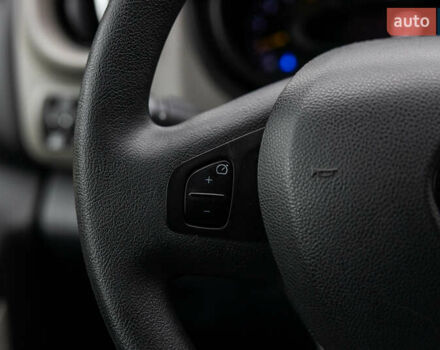 Серый Рено Трафик, объемом двигателя 1.6 л и пробегом 237 тыс. км за 16800 $, фото 21 на Automoto.ua