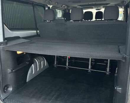 Серый Рено Трафик, объемом двигателя 1.6 л и пробегом 248 тыс. км за 20000 $, фото 15 на Automoto.ua