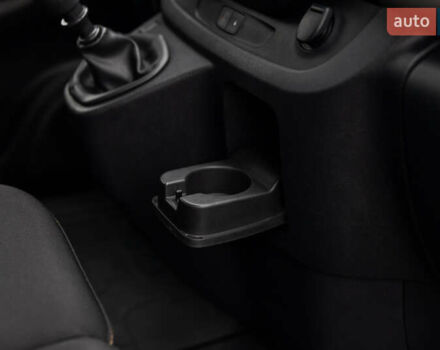 Серый Рено Трафик, объемом двигателя 1.6 л и пробегом 237 тыс. км за 16800 $, фото 45 на Automoto.ua