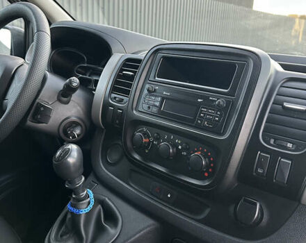 Серый Рено Трафик, объемом двигателя 1.6 л и пробегом 248 тыс. км за 20000 $, фото 20 на Automoto.ua