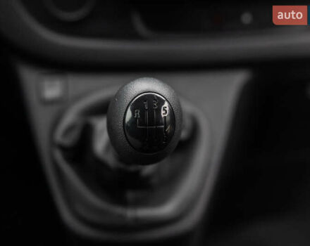 Серый Рено Трафик, объемом двигателя 1.6 л и пробегом 237 тыс. км за 16800 $, фото 35 на Automoto.ua