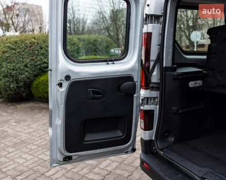 Серый Рено Трафик, объемом двигателя 1.6 л и пробегом 237 тыс. км за 16800 $, фото 56 на Automoto.ua