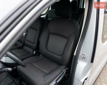 Серый Рено Трафик, объемом двигателя 1.6 л и пробегом 237 тыс. км за 16800 $, фото 15 на Automoto.ua