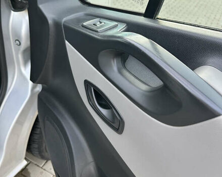 Серый Рено Трафик, объемом двигателя 1.6 л и пробегом 248 тыс. км за 20000 $, фото 19 на Automoto.ua