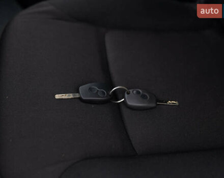 Серый Рено Трафик, объемом двигателя 1.6 л и пробегом 237 тыс. км за 16800 $, фото 62 на Automoto.ua