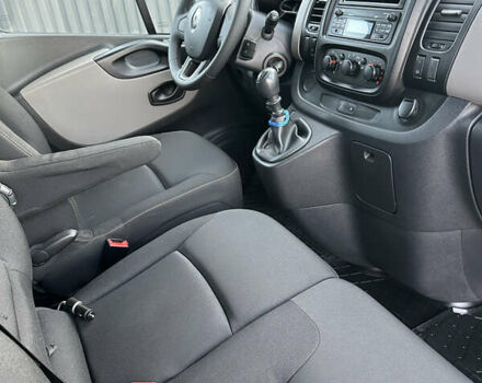 Серый Рено Трафик, объемом двигателя 1.6 л и пробегом 248 тыс. км за 20000 $, фото 29 на Automoto.ua