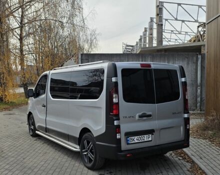 Серый Рено Трафик, объемом двигателя 1.6 л и пробегом 225 тыс. км за 24372 $, фото 4 на Automoto.ua