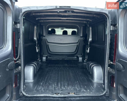 Серый Рено Трафик, объемом двигателя 1.6 л и пробегом 195 тыс. км за 17500 $, фото 25 на Automoto.ua