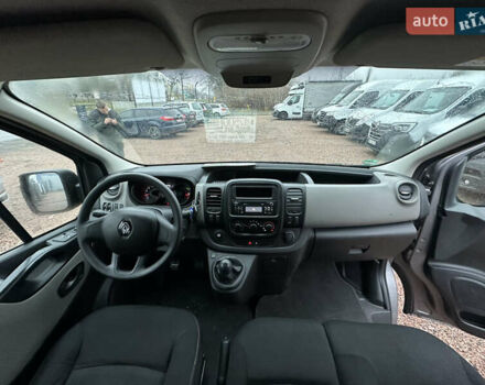 Серый Рено Трафик, объемом двигателя 1.6 л и пробегом 195 тыс. км за 17500 $, фото 24 на Automoto.ua