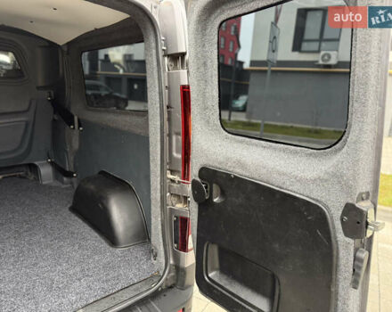 Серый Рено Трафик, объемом двигателя 1.6 л и пробегом 231 тыс. км за 16950 $, фото 34 на Automoto.ua