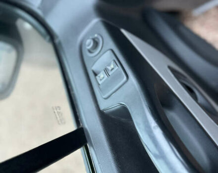 Серый Рено Трафик, объемом двигателя 1.6 л и пробегом 195 тыс. км за 17500 $, фото 12 на Automoto.ua