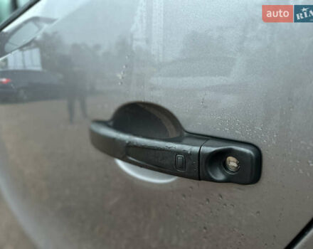 Серый Рено Трафик, объемом двигателя 1.6 л и пробегом 195 тыс. км за 17250 $, фото 5 на Automoto.ua