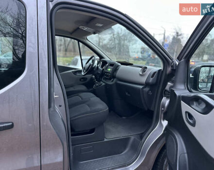 Серый Рено Трафик, объемом двигателя 1.6 л и пробегом 195 тыс. км за 17500 $, фото 19 на Automoto.ua