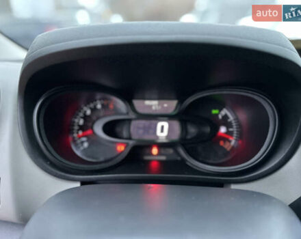 Серый Рено Трафик, объемом двигателя 1.6 л и пробегом 195 тыс. км за 17500 $, фото 16 на Automoto.ua