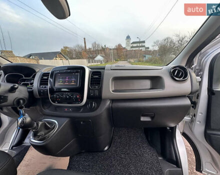 Серый Рено Трафик, объемом двигателя 1.6 л и пробегом 167 тыс. км за 18500 $, фото 32 на Automoto.ua