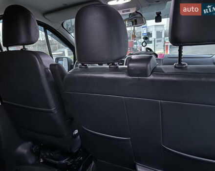 Серый Рено Трафик, объемом двигателя 2 л и пробегом 157 тыс. км за 27300 $, фото 60 на Automoto.ua