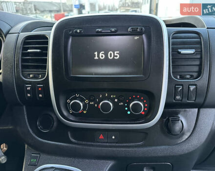 Серый Рено Трафик, объемом двигателя 2 л и пробегом 157 тыс. км за 27300 $, фото 36 на Automoto.ua