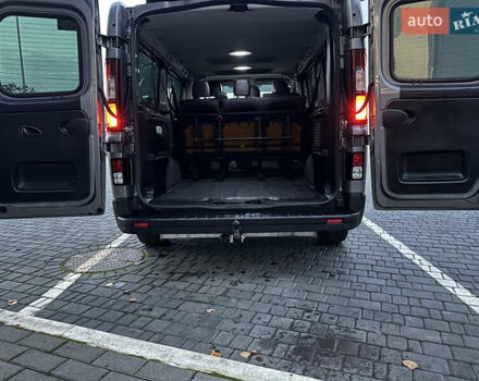 Серый Рено Трафик, объемом двигателя 2 л и пробегом 157 тыс. км за 27300 $, фото 66 на Automoto.ua