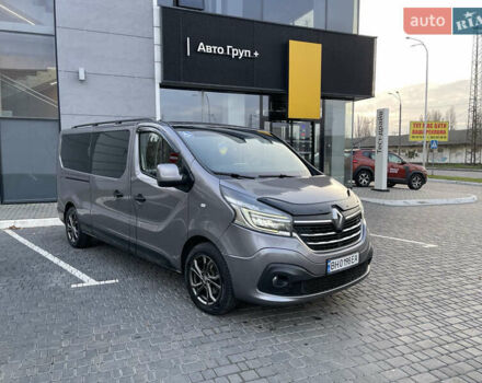 Серый Рено Трафик, объемом двигателя 2 л и пробегом 157 тыс. км за 27300 $, фото 17 на Automoto.ua