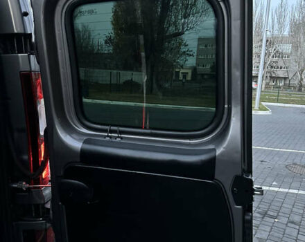 Серый Рено Трафик, объемом двигателя 2 л и пробегом 157 тыс. км за 27300 $, фото 65 на Automoto.ua