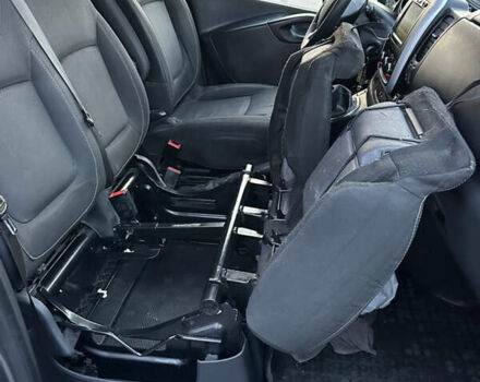 Серый Рено Трафик, объемом двигателя 2 л и пробегом 157 тыс. км за 27300 $, фото 48 на Automoto.ua