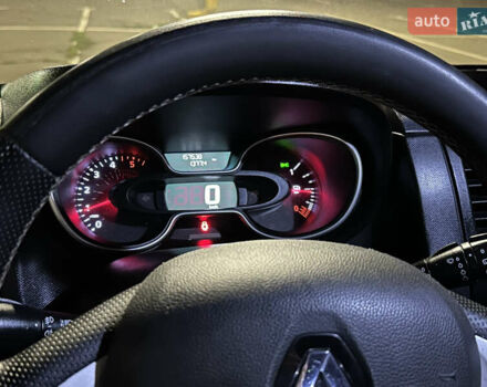 Серый Рено Трафик, объемом двигателя 2 л и пробегом 157 тыс. км за 27300 $, фото 46 на Automoto.ua