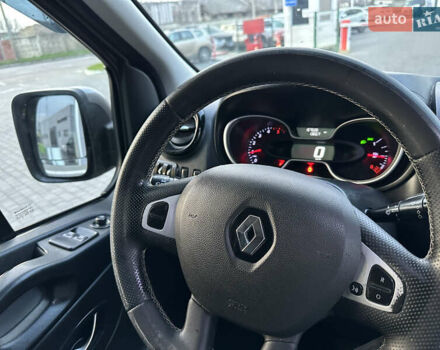 Серый Рено Трафик, объемом двигателя 2 л и пробегом 157 тыс. км за 27300 $, фото 45 на Automoto.ua