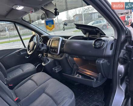 Серый Рено Трафик, объемом двигателя 2 л и пробегом 157 тыс. км за 27300 $, фото 30 на Automoto.ua