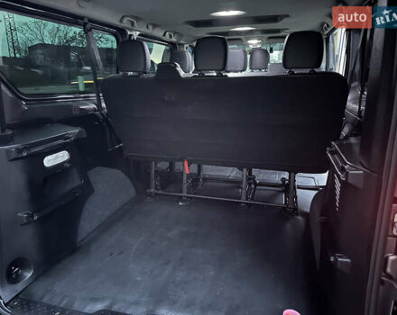 Серый Рено Трафик, объемом двигателя 2 л и пробегом 157 тыс. км за 27300 $, фото 67 на Automoto.ua