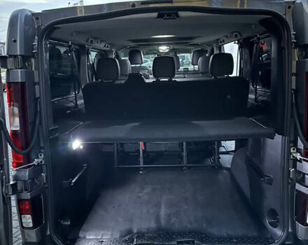 Серый Рено Трафик, объемом двигателя 2 л и пробегом 157 тыс. км за 27300 $, фото 71 на Automoto.ua