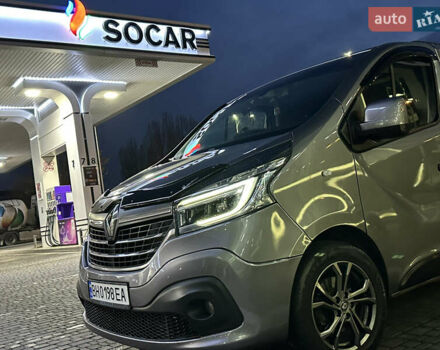 Серый Рено Трафик, объемом двигателя 2 л и пробегом 157 тыс. км за 27300 $, фото 2 на Automoto.ua