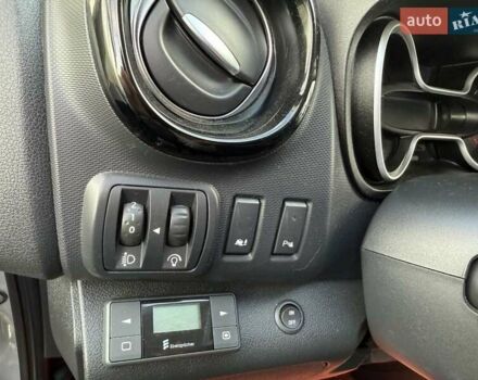 Серый Рено Трафик, объемом двигателя 2 л и пробегом 138 тыс. км за 22900 $, фото 18 на Automoto.ua