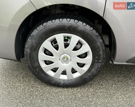 Серый Рено Трафик, объемом двигателя 2 л и пробегом 275 тыс. км за 24800 $, фото 20 на Automoto.ua