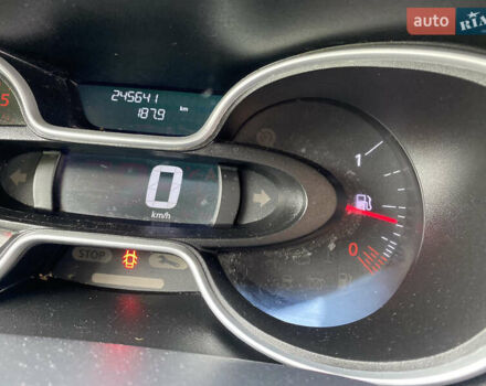 Серый Рено Трафик, объемом двигателя 2 л и пробегом 245 тыс. км за 17500 $, фото 25 на Automoto.ua