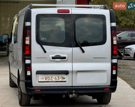 Серый Рено Трафик, объемом двигателя 2 л и пробегом 202 тыс. км за 23999 $, фото 7 на Automoto.ua