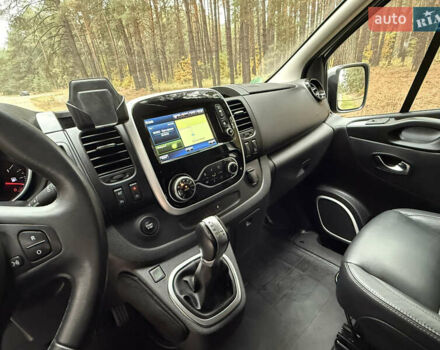 Сірий Рено Трафік, об'ємом двигуна 2 л та пробігом 135 тис. км за 34800 $, фото 52 на Automoto.ua