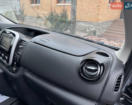 Серый Рено Трафик, объемом двигателя 2 л и пробегом 209 тыс. км за 21800 $, фото 28 на Automoto.ua