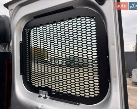 Серый Рено Трафик, объемом двигателя 2 л и пробегом 202 тыс. км за 23999 $, фото 19 на Automoto.ua