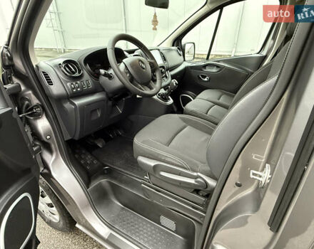 Серый Рено Трафик, объемом двигателя 2 л и пробегом 275 тыс. км за 24800 $, фото 25 на Automoto.ua