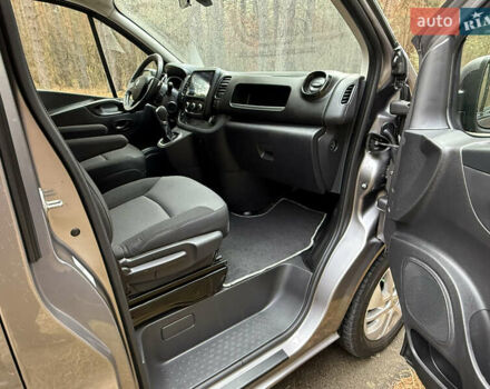 Серый Рено Трафик, объемом двигателя 2 л и пробегом 52 тыс. км за 28800 $, фото 34 на Automoto.ua