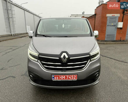 Серый Рено Трафик, объемом двигателя 2 л и пробегом 275 тыс. км за 24800 $, фото 3 на Automoto.ua