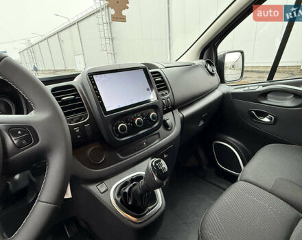 Серый Рено Трафик, объемом двигателя 2 л и пробегом 275 тыс. км за 24800 $, фото 30 на Automoto.ua