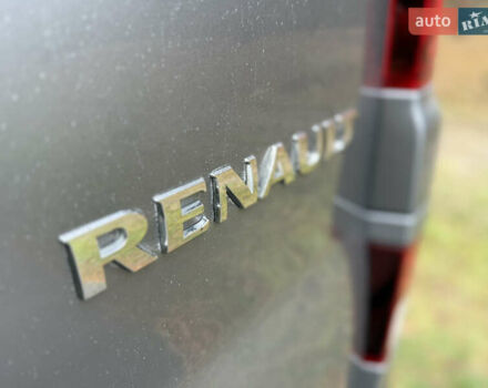 Серый Рено Трафик, объемом двигателя 2 л и пробегом 52 тыс. км за 28800 $, фото 49 на Automoto.ua