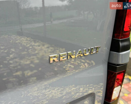Серый Рено Трафик, объемом двигателя 2 л и пробегом 209 тыс. км за 21800 $, фото 10 на Automoto.ua