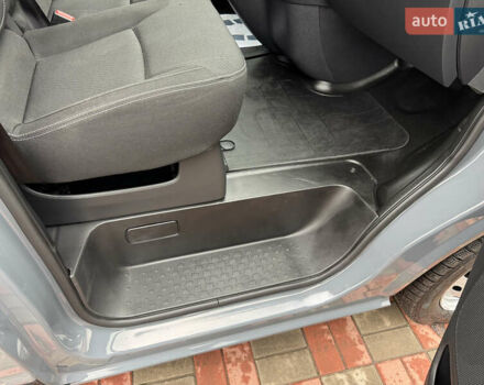 Серый Рено Трафик, объемом двигателя 2 л и пробегом 209 тыс. км за 21800 $, фото 35 на Automoto.ua