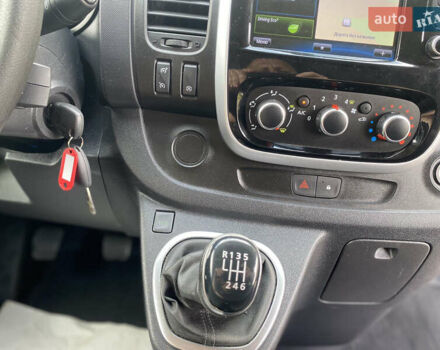 Серый Рено Трафик, объемом двигателя 2 л и пробегом 245 тыс. км за 17500 $, фото 26 на Automoto.ua