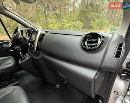 Сірий Рено Трафік, об'ємом двигуна 2 л та пробігом 135 тис. км за 34800 $, фото 76 на Automoto.ua