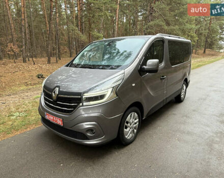 Серый Рено Трафик, объемом двигателя 2 л и пробегом 52 тыс. км за 28800 $, фото 5 на Automoto.ua