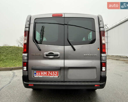 Серый Рено Трафик, объемом двигателя 2 л и пробегом 275 тыс. км за 24800 $, фото 12 на Automoto.ua